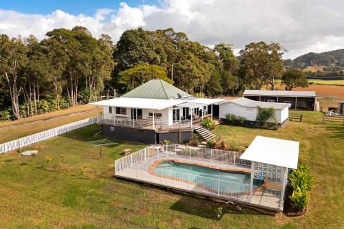 Mooball House | 'Rail Trail Cottage'-Artisan rural Home 5 mins to pristine beach