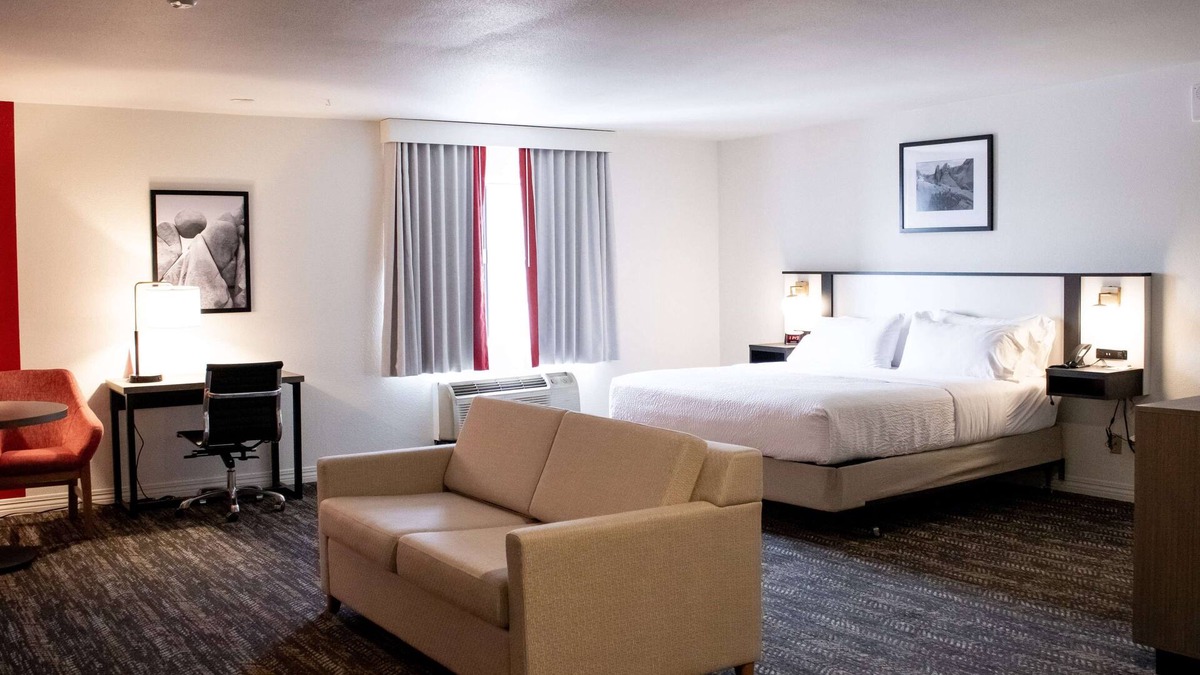 Mission Hills Hotel | Railroad Pass Hotel and Casino Ramada by Wyndham