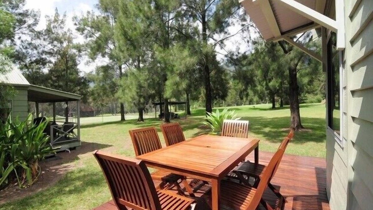 Kangaroo Valley Cabin | Rainbow Reach - beautiful golf course cabin