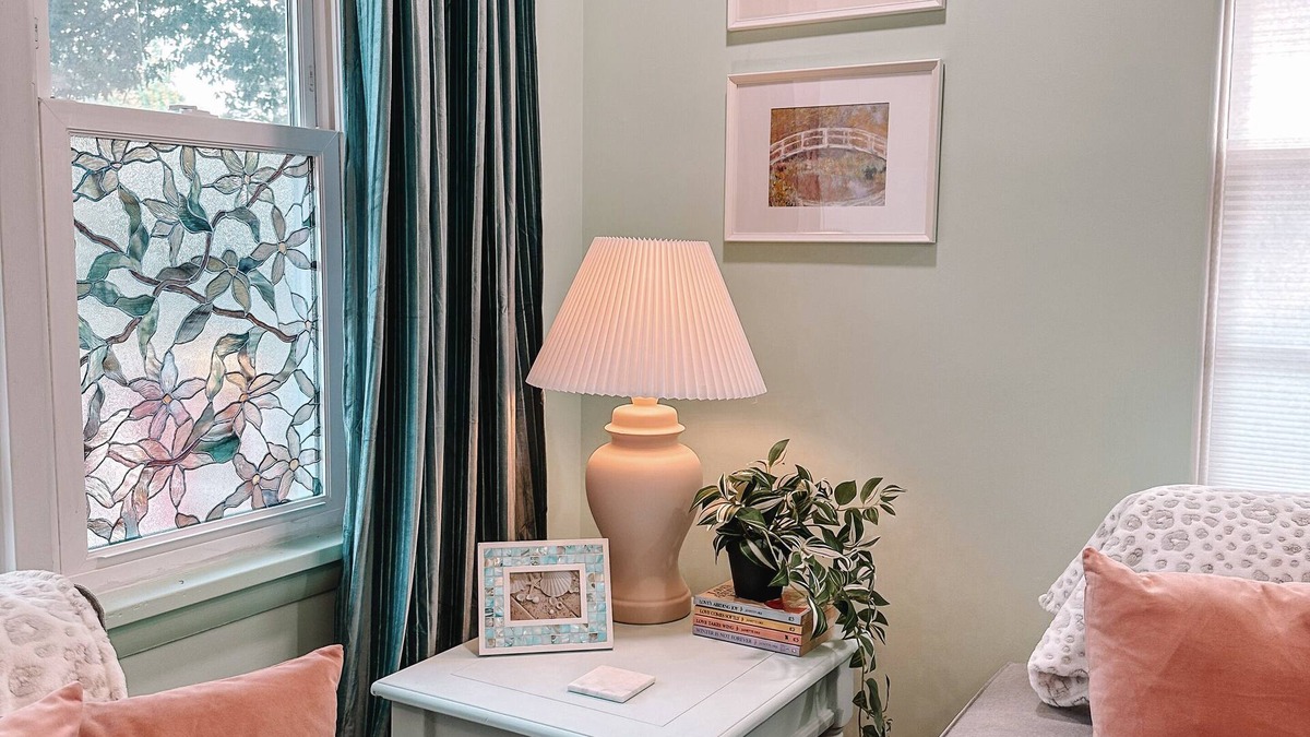 Leland Grove House | Rainbow Retreat ~ 3-bedroom fun loving home full of color!