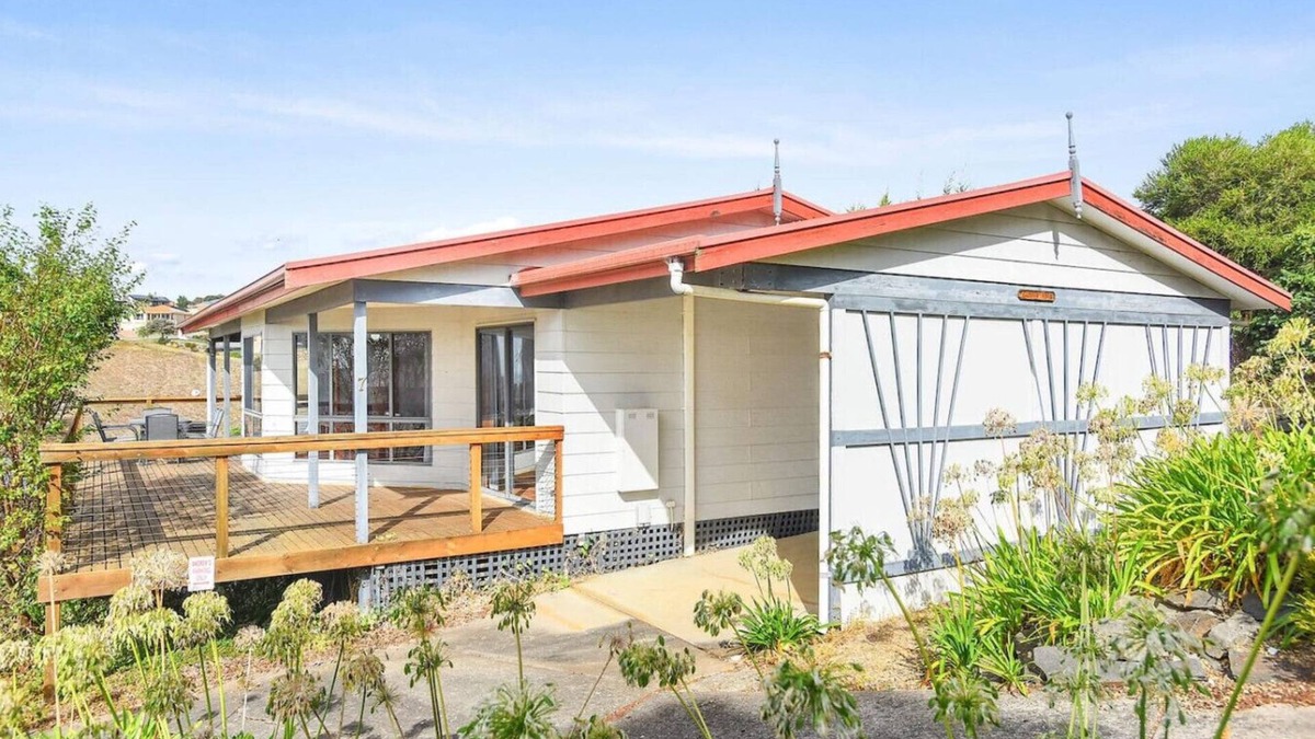Encounter Bay House | Rainbow Vista - 7 Cygnet Ct, Encounter Bay