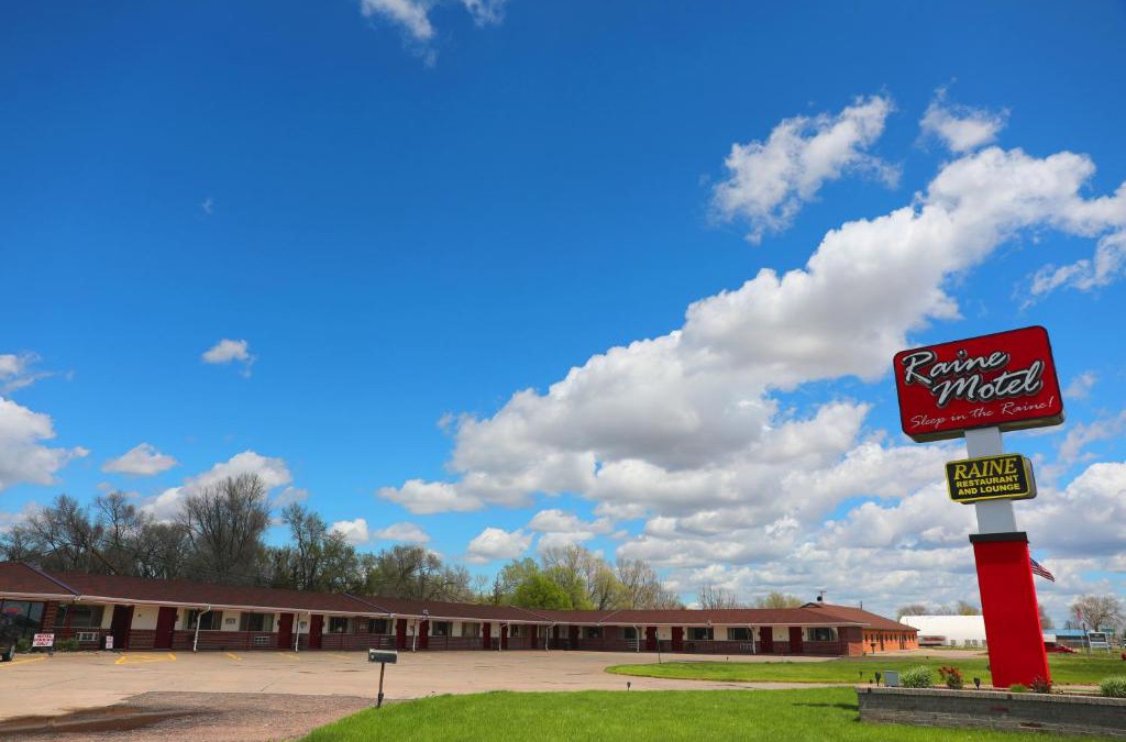 Valentine Hotel | Raine Motel