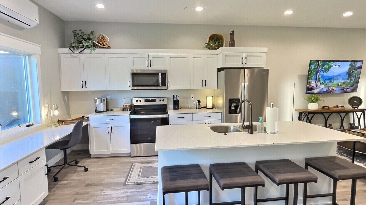 Swan Valley Condo | RAINEY CREEK RETREAT