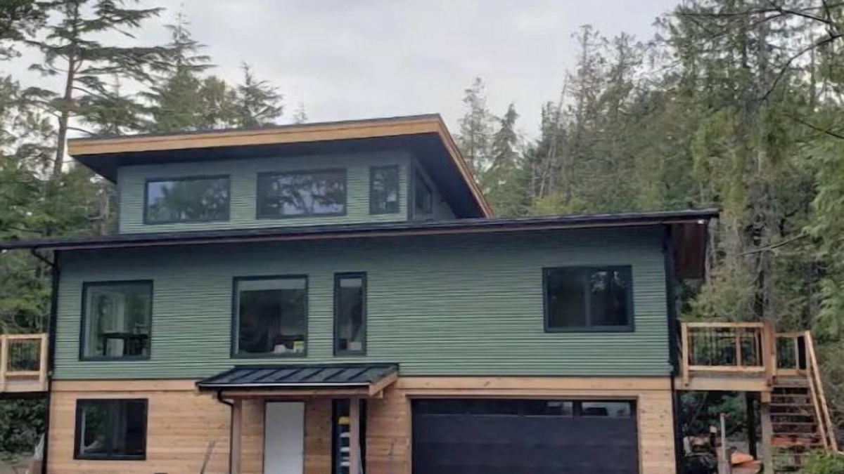 Ucluelet Bed & Breakfast | Rainforest Lane Loft suite