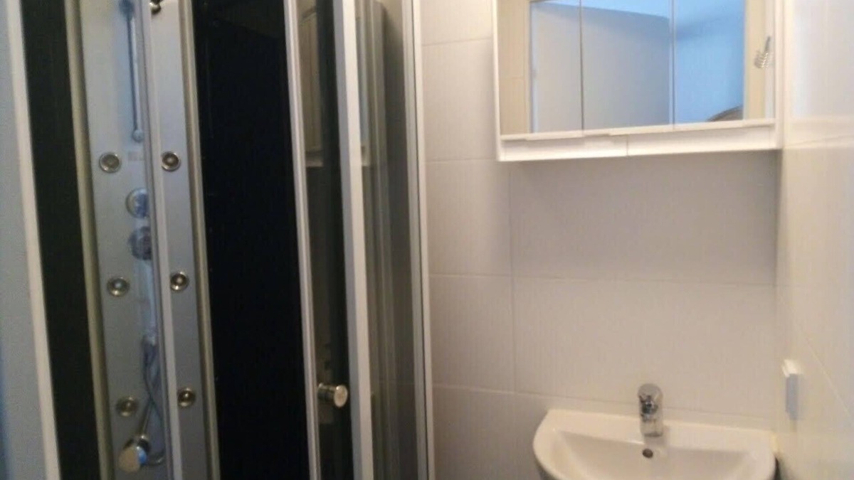 Pressbaum Apartment | Raisa Apartments PR4