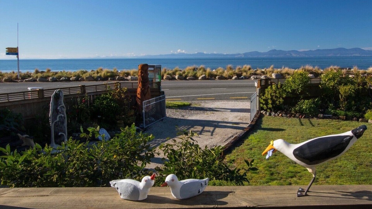 Ngaio Bay Cottage | Raisin Town - Marahau Bach