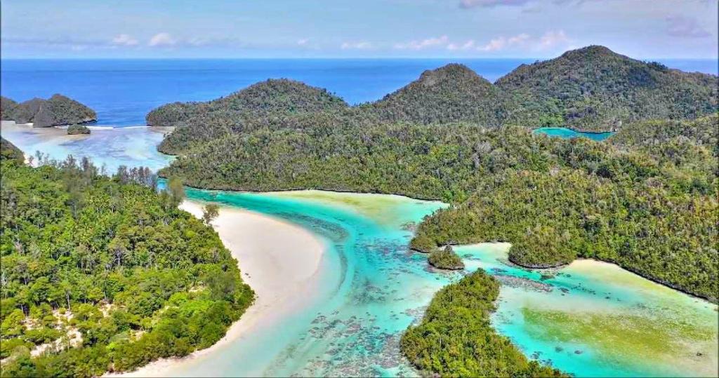 Sorong Boat Rental | Raja ampat travel