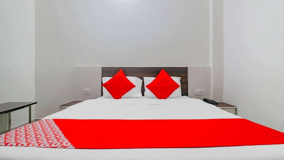 Mathura Hotel | Rajlakshmi Guest House - AC Room with attached bathroom, Free Wifi