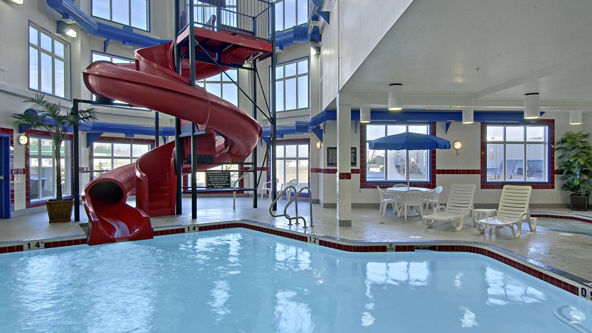 Brooks Hotel | Ramada by Wyndham Brooks