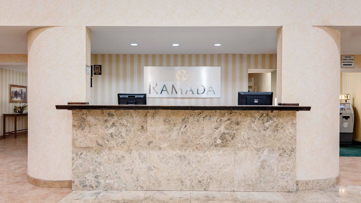 Fairview Park Hotel | Ramada by Wyndham Cleveland Airport West