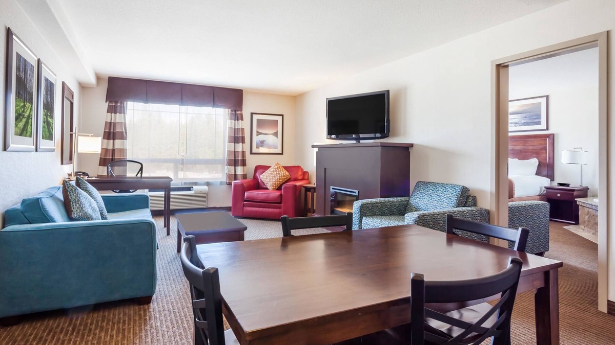Creston Hotel | Ramada by Wyndham Creston