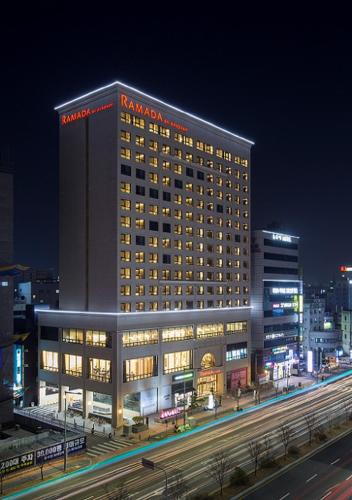 Bongmyeong-dong Hotel | Ramada by Wyndham Daejeon