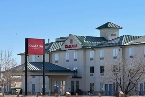 Estevan Hotel | Ramada by Wyndham Estevan
