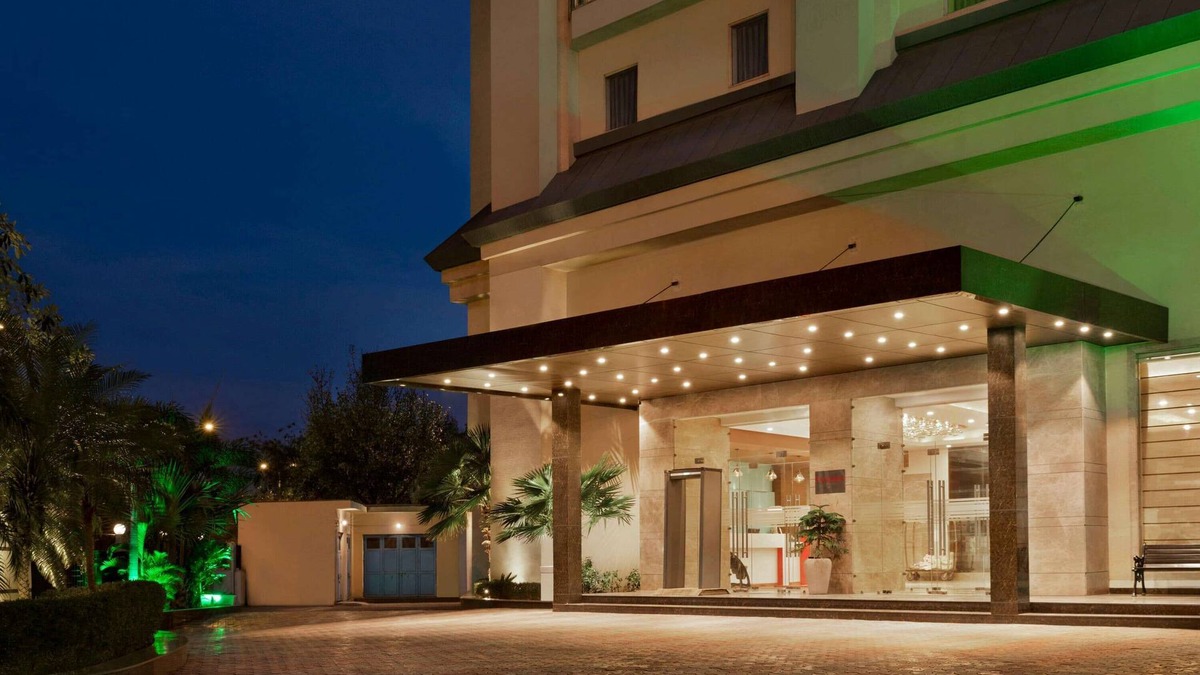 Pitampura Hotel | Ramada by Wyndham New Delhi Pitampura