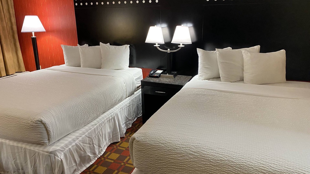 Rochelle Park Hotel | Ramada by Wyndham Rochelle Park Near Paramus