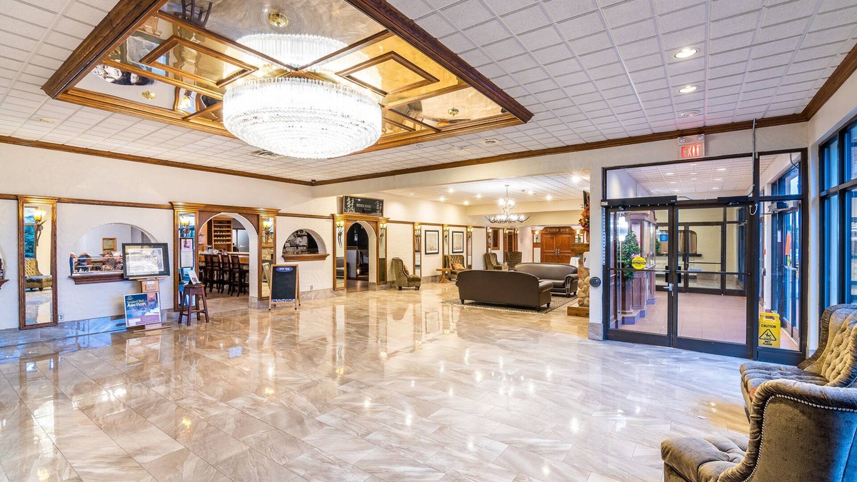 Thunder Bay Hotel | Ramada by Wyndham Thunder Bay Airlane Hotel