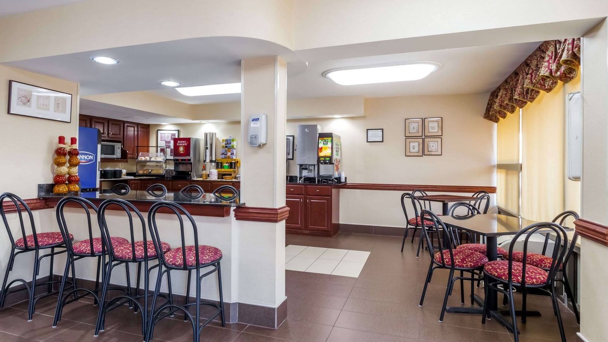 Edgewood Hotel | Ramada Hotel & Conference Center by Wyndham Edgewood