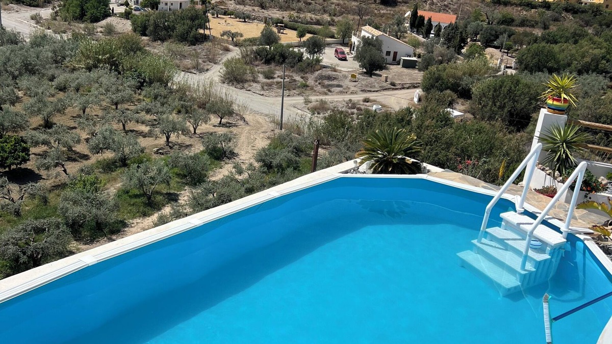 Locaiba Apartment | Rambla Retreats apartment Verde with a shared pool & hot tub in Rambla de Oria