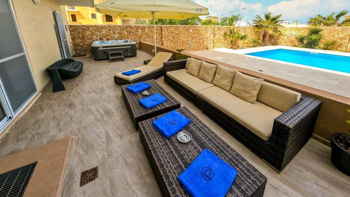 Ggantija Villa | Ramla Retreat - Four Bedroom Villa, Sleeps 11