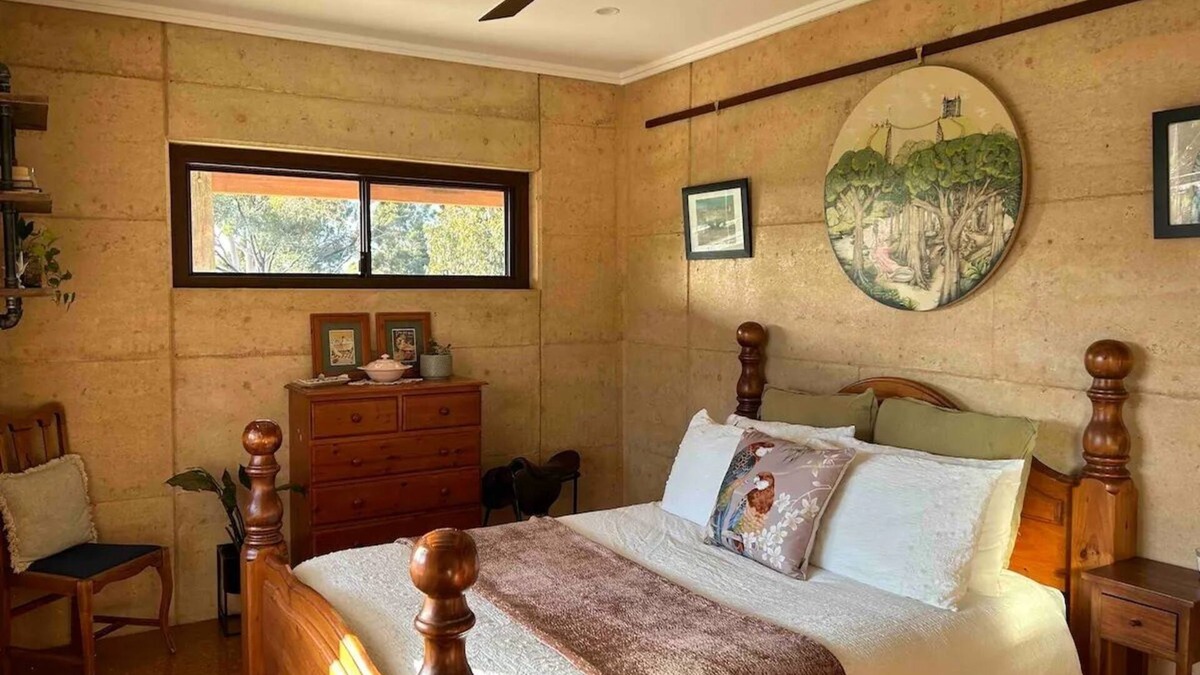 Wagin House | Rammed Earth Retreat