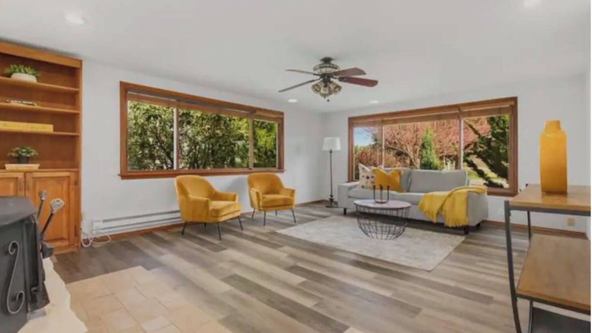 Bonney Lake House | RANCH BEAUT-Modern Farmhouse charm in Bonney Lake