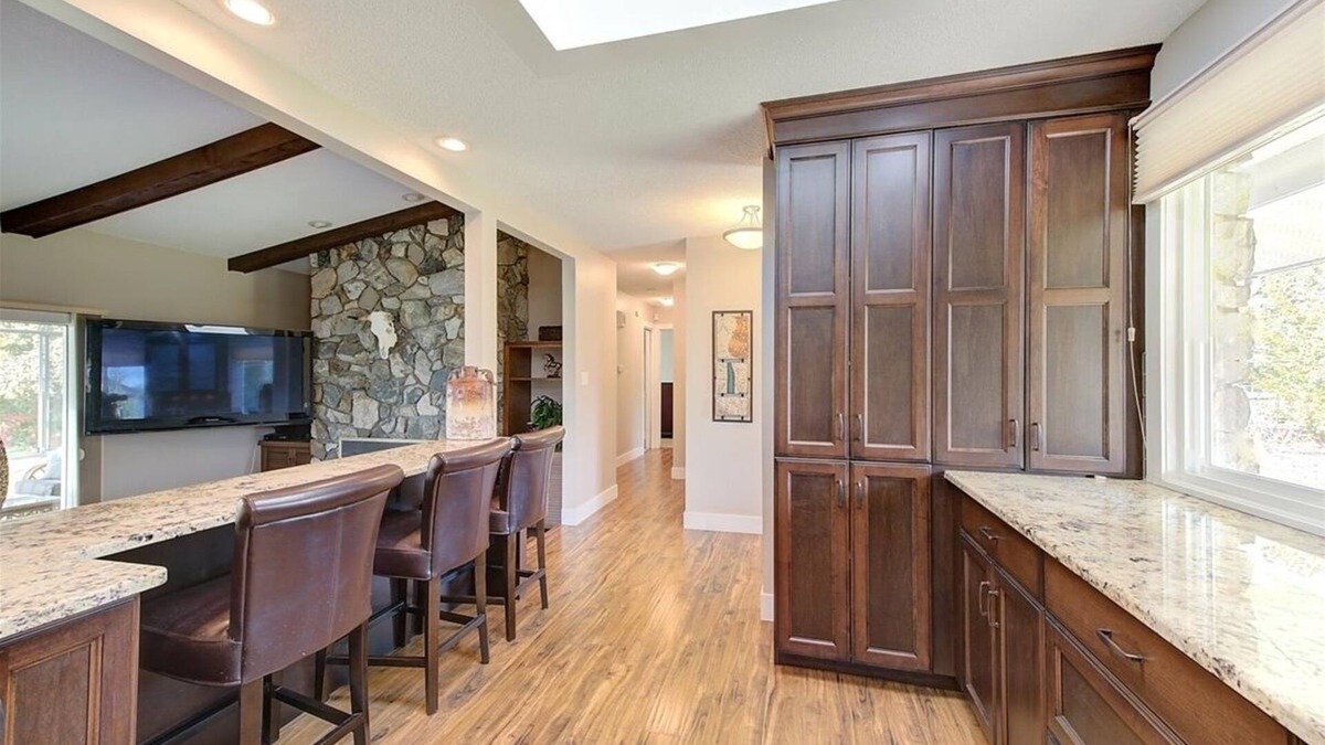Central Okanagan House | Ranch House. Close to Vineyards, Kangaroo Farm, Horse Riding School and Beaches