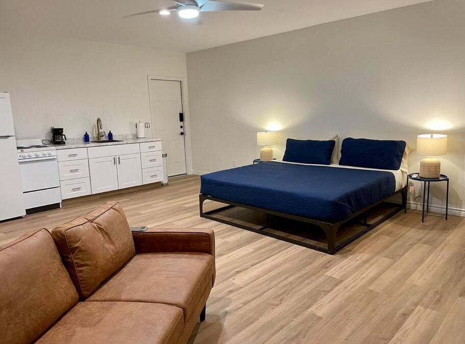 Buchanan Dam House | Ranchette Apartment- beach access small lake view