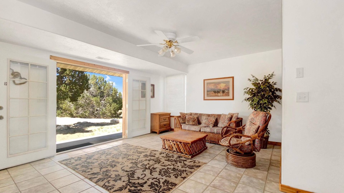 Spring City Apartment | Ranchette Eagles Roost - The Atsa #9 at Wind Walker Homestead, Sleeps 9