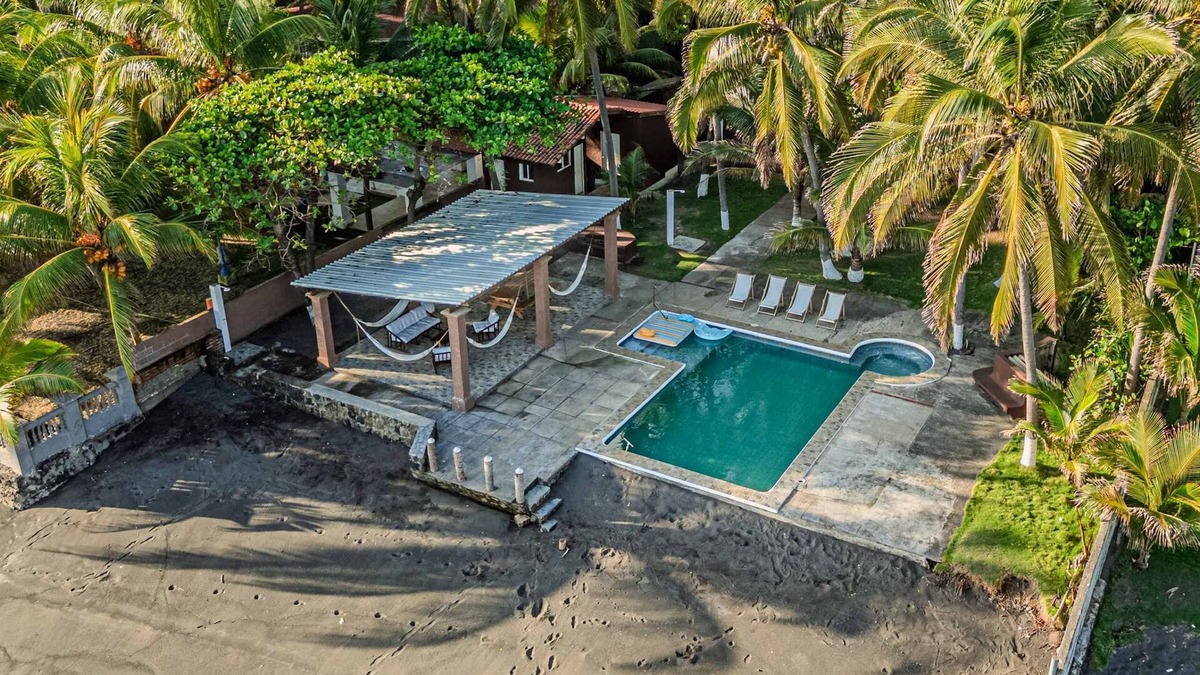 Acajutla House | Rancho Cantamar - Metalio