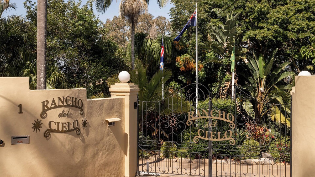 Carbrook Resort | Rancho del Cielo - Private resort close to Brisbane and Gold Coast attractions!