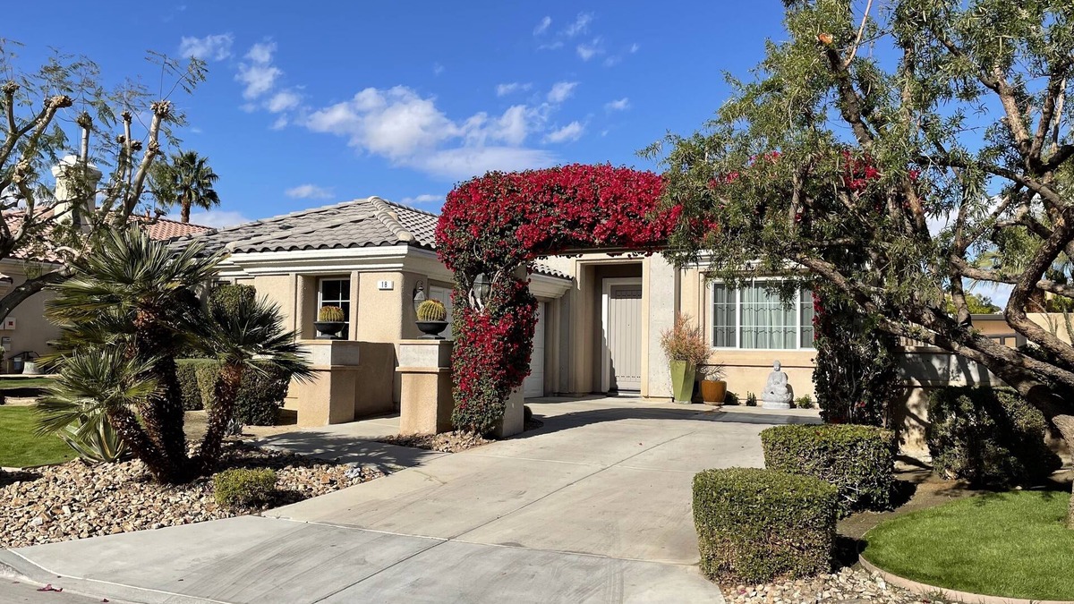 Rancho Mirage House | Rancho Mirage 2BR/2BA/1 Den Prvt. Pool/Jacuz - Gated Community