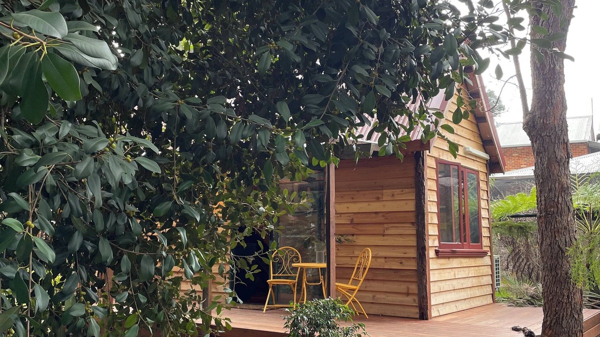 Margaret River Cabin | Rancho Relaxo Tiny House - in town sanctuary | Pet friendly | Cosy & rustic