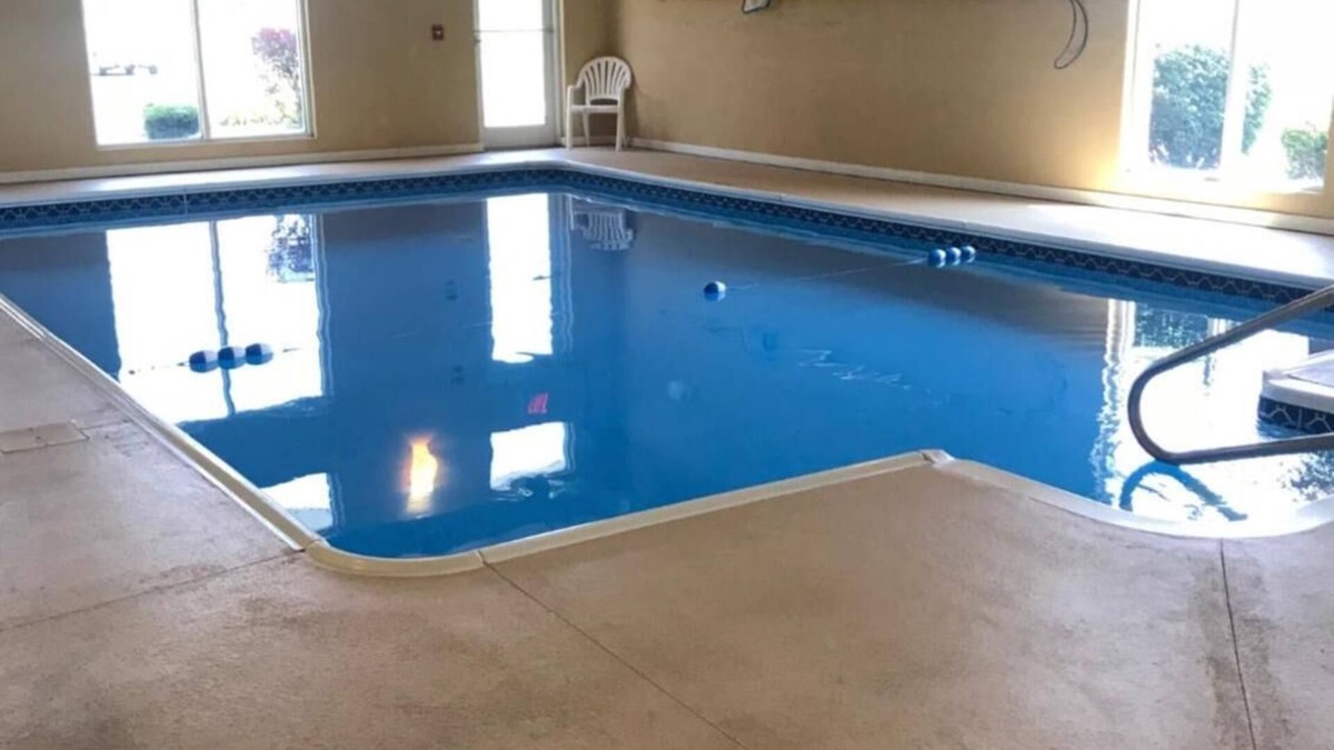 Winchester Hotel | Randolph Inn and Suites