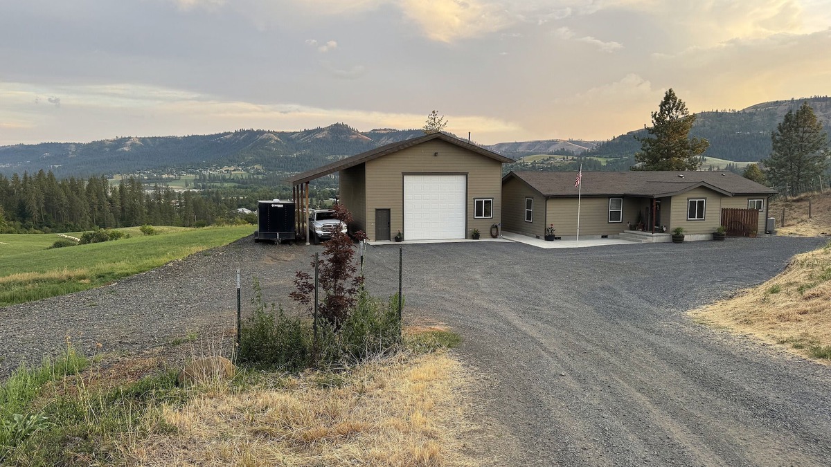 Fenn House | Rangeline Retreat w/Views of valley, private setting for stay or events.