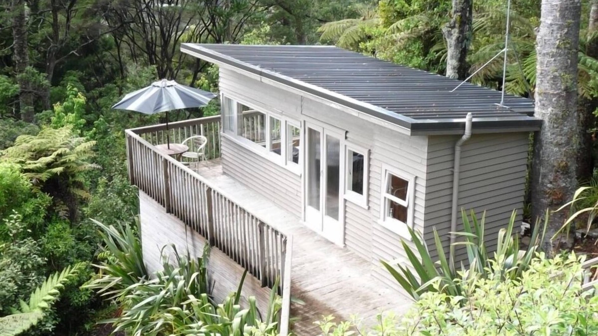 Titirangi Cottage | Rangiwai Retreat Studio Titirangi Village Auckland