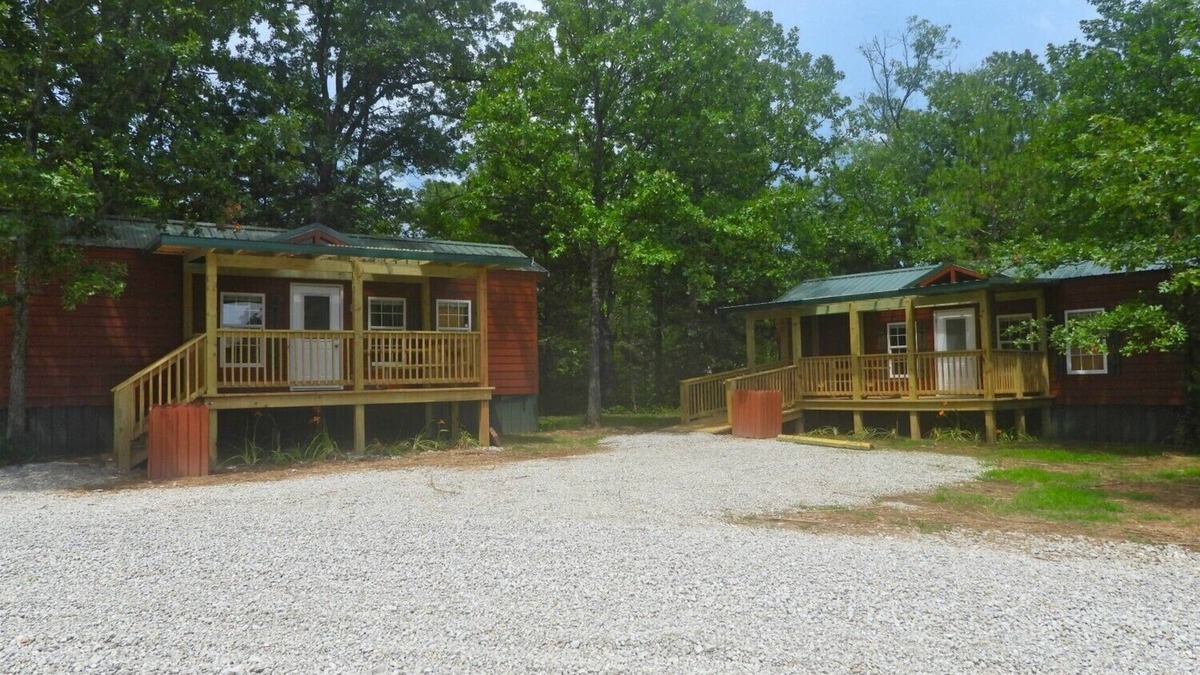 Leasburg Cabin | Ransom's Retreat Group cabin rental near Meramec River