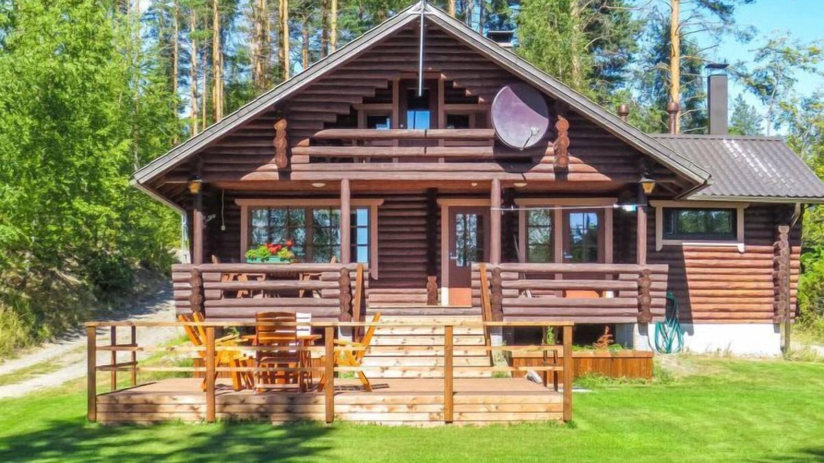 Tiainen House | Rantalaukka by Interhome