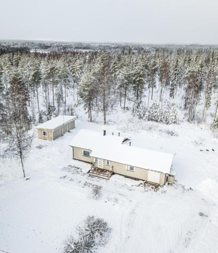 Ranua Cabin | Ranua Haistila Retreat with Elegant Views & Sauna near Rovaniemi