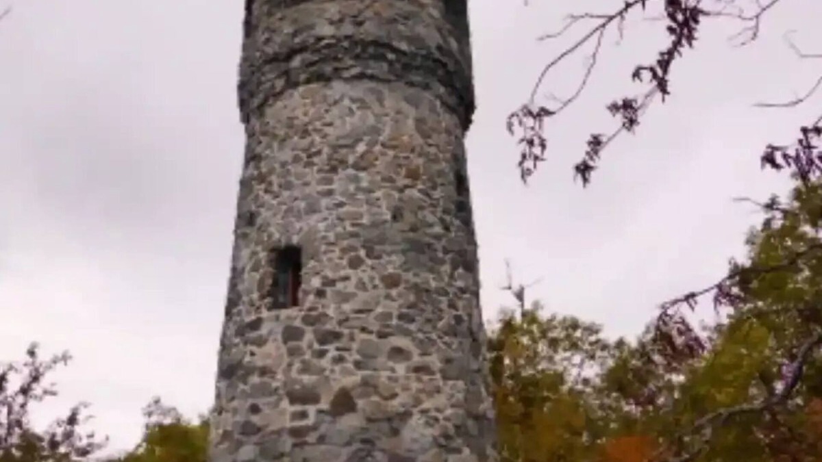 Pa Sang Apartment | Rapunzel's Tower with Swimming pool