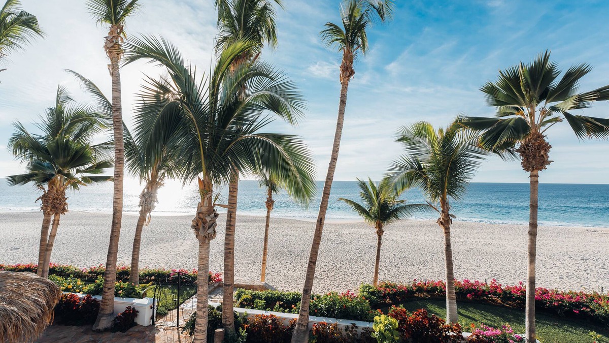 Palmilla House | Rare Beach Front Paradise in La Palmilla. Perfectly Located. 4bed 4bath