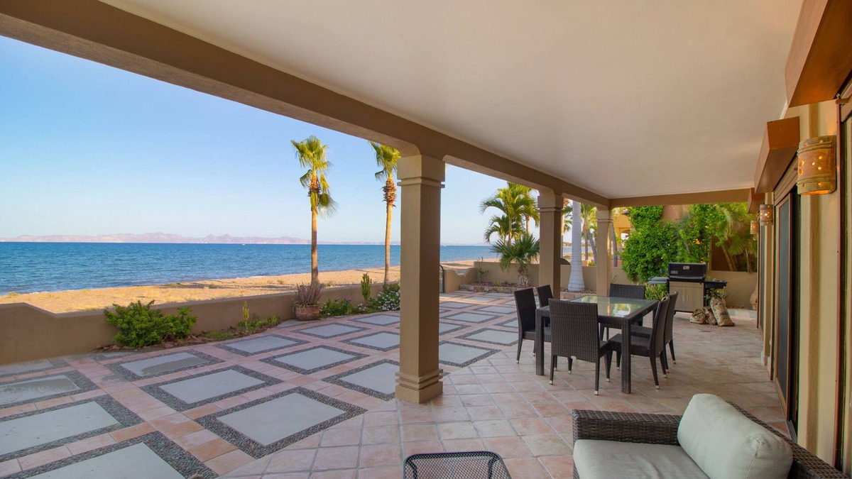 Loreto House | Rare Beachfront Steps to Sand/Paddleboards and Bikes