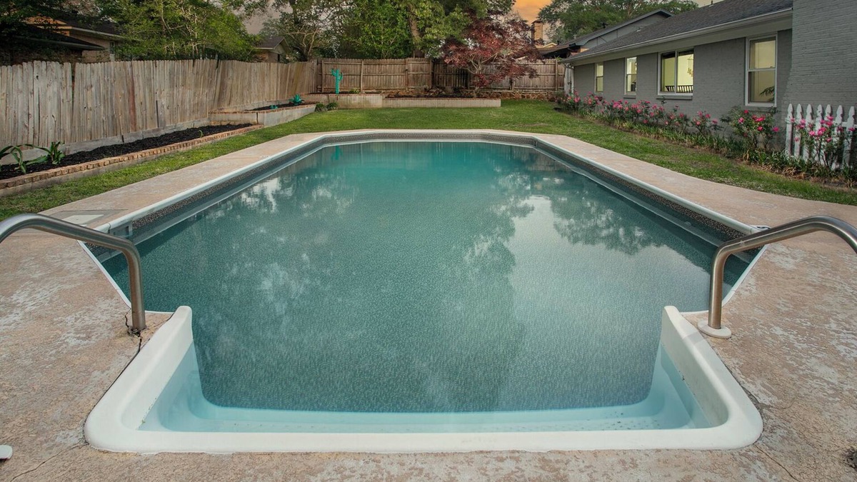 Tyler House | Rare~Boho~OutdoorOasis~Pool~Firepit~Grill~Kingbed~