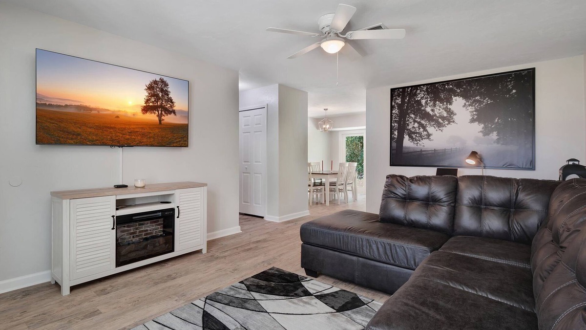 Tallahassee House | Rare Find 3b Pet Friendly Renovated