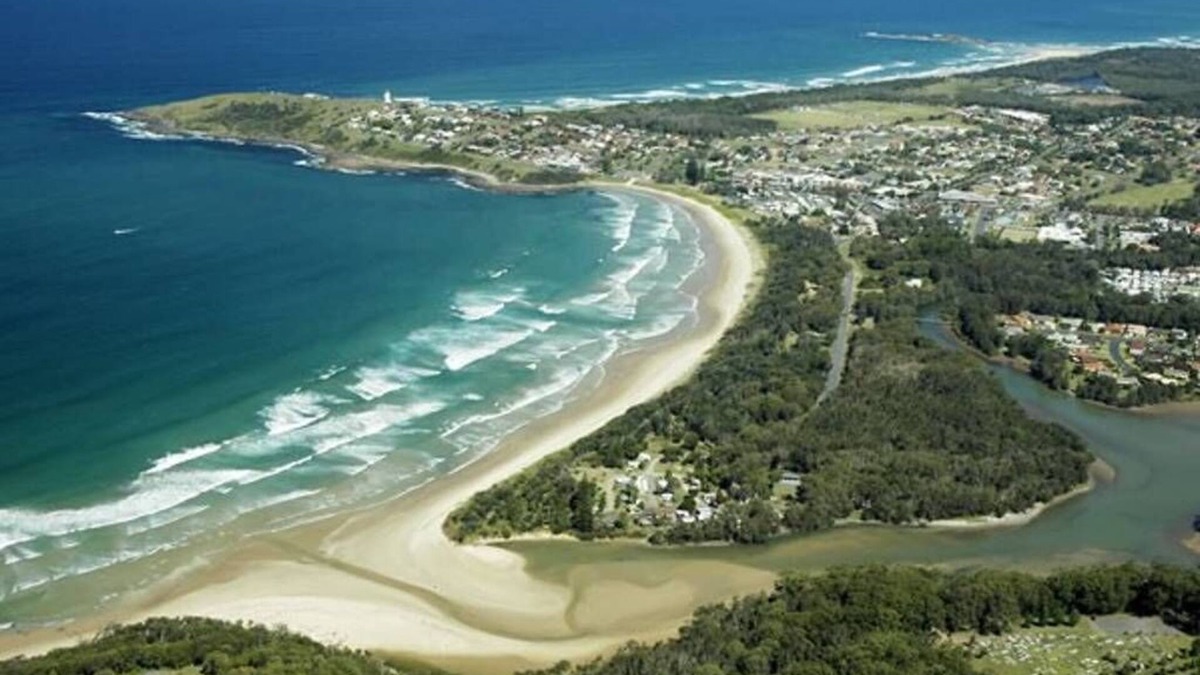 Woolgoolga Apartment | Rare Find - Absolute Waterfront Property