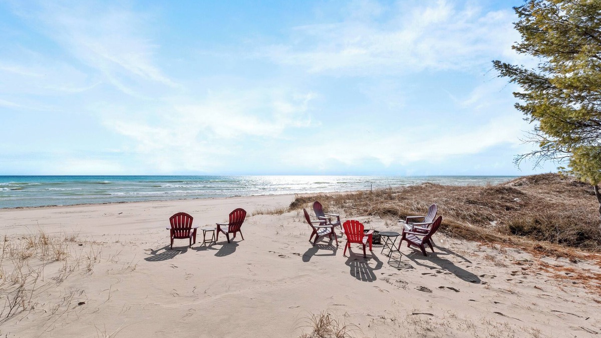 Oostburg Cabin | Rare Find! Huge Beach & Luxe Woodsy Cabin