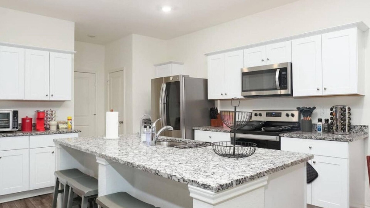 Medina Valley House | Rare Find Sleeps 13 Family Fun