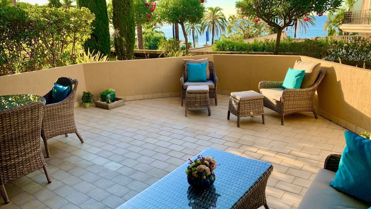 Old Town Apartment | 🍋RARE FIND- STUNNING SEA FACING APARTMENT IN HEART OF MENTON, FANTASTIC TERRACE