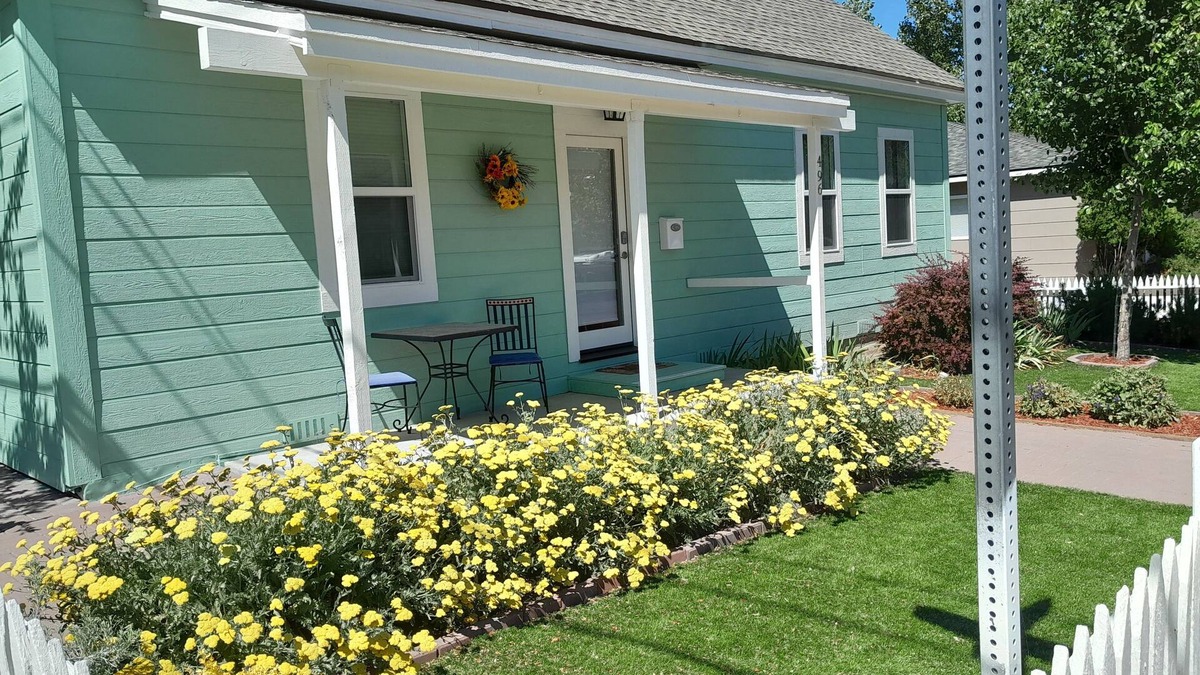 Carson City House | Rare Find! Upscale 2-bd bungalow in Historic West-side Carson City with WiFi, AC