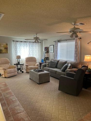 Meadview House | Rare four Bedroom MeadviewVacation Home - Grand Canyon West-Skywalk