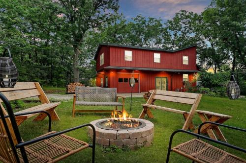 Lauderdale Lakes House | Rare Gem! Game Room, Hot Tub, Near Lake, Pet Ok